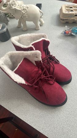 Burgundy boots brand new women’s size 10