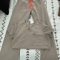 Boulder Scrub Set By Figs 