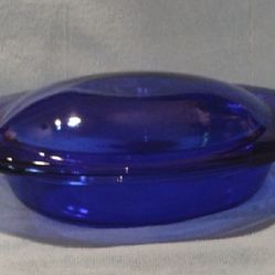 Cobalt blue glass casserole dish with lid by Anchor Hocking