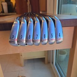 Cleveland CG16 Golf Irons