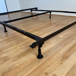 Metal Bed Frame Adjustable To Queen/King/Cal King Size Holds Up To 2000 lb. Distributed Weight 70” L. Delivery Available