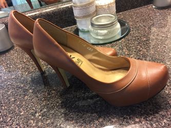 Heels size 8 asking $12 for them