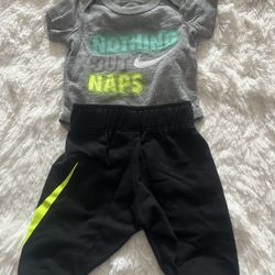 Baby Nike Outfit Size 0-3 Months 