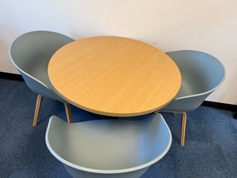 Conference table or small kitchen table, with 3 chairs