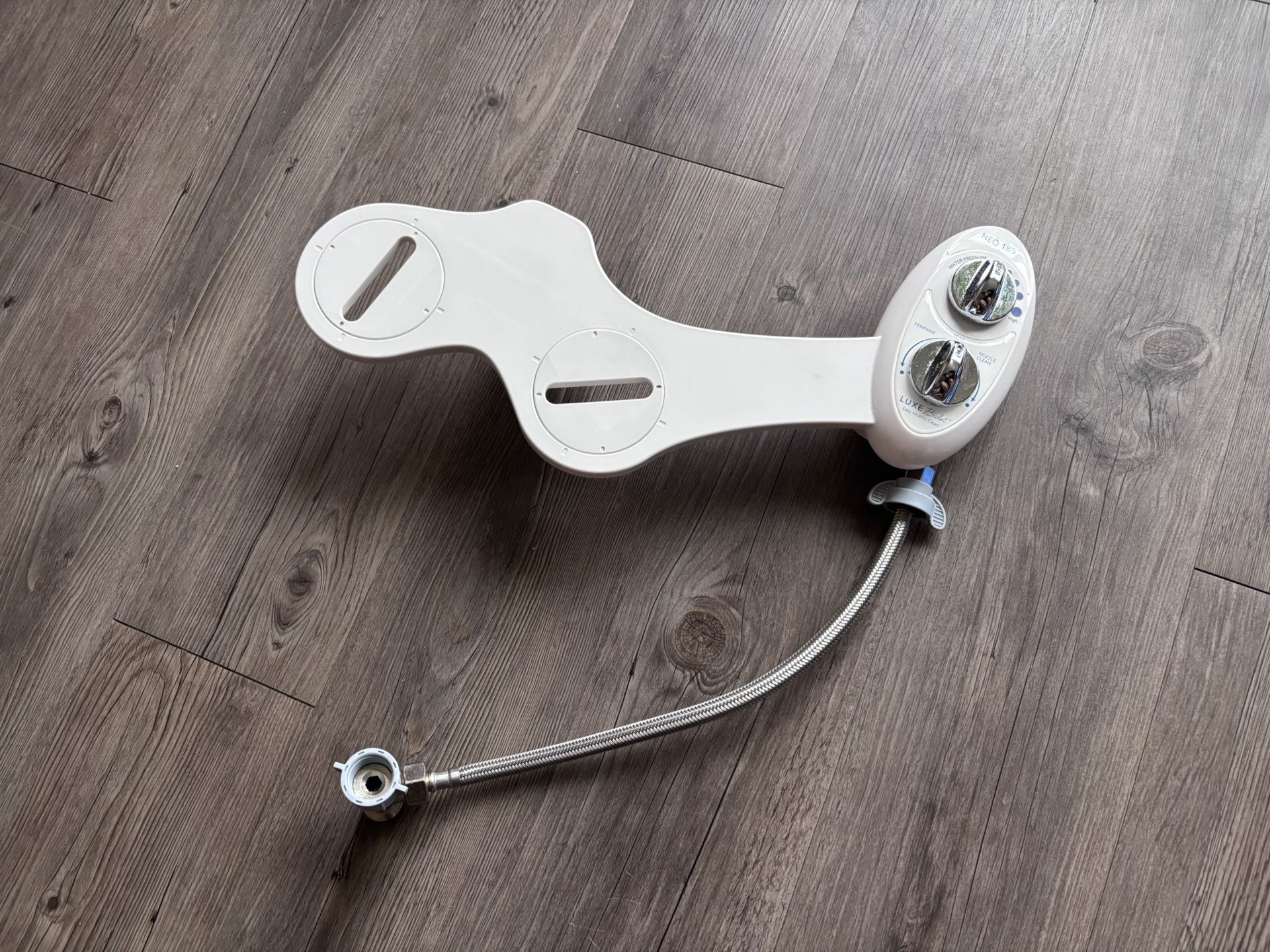 Luxe Neo 185 Bidet Attachment