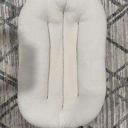 Snuggle Me Organic Infant Lounger – Cream