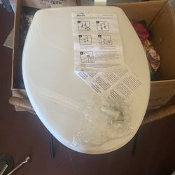Bemis Elongated Toilet Seat New Unused