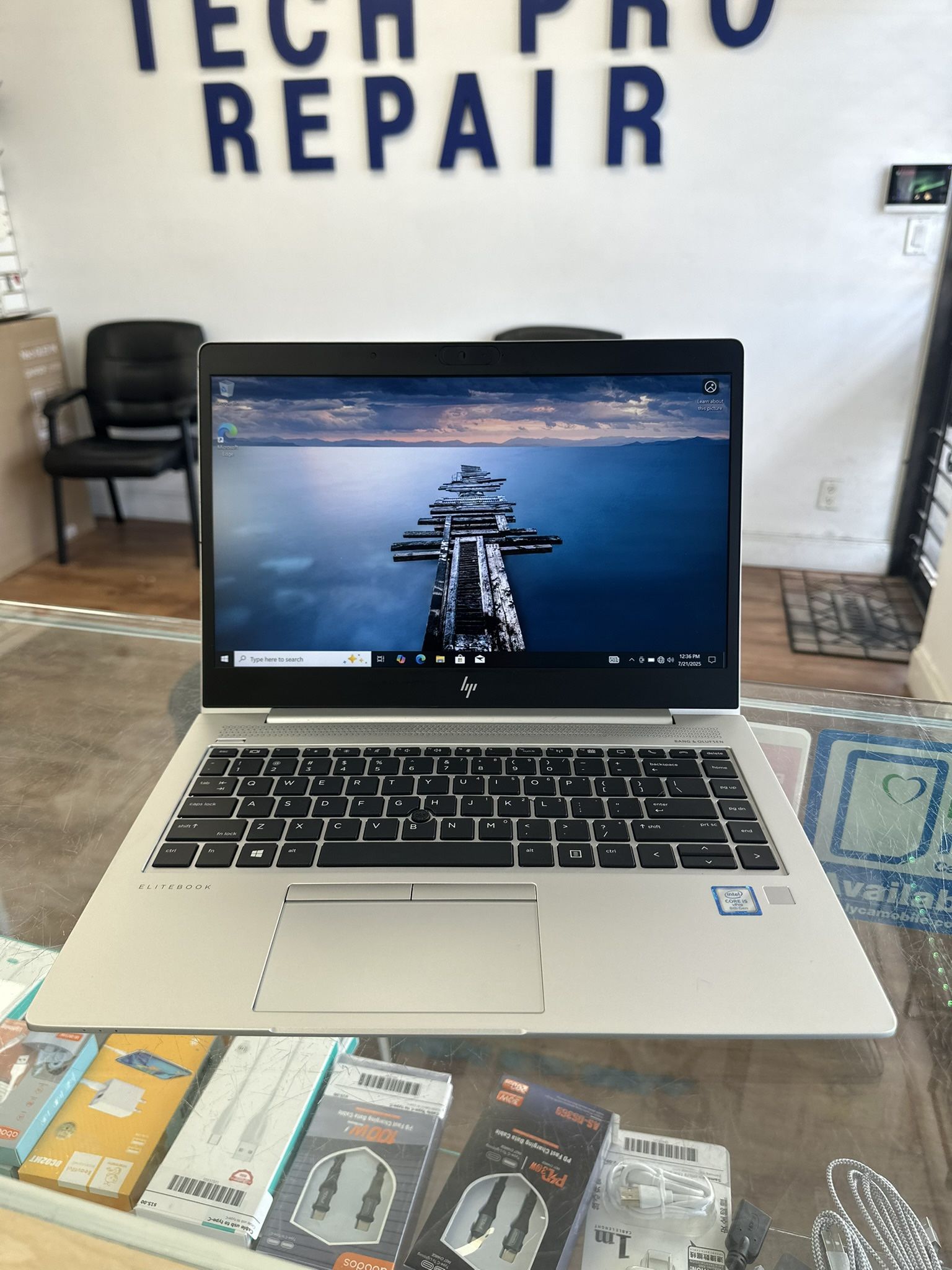 Like New HP Elite Book G5. i5 vPro, 16gb RAM, 256gb SSD. With new Dell headset. In great like new condition. Not refurbished. Super fast. We are store