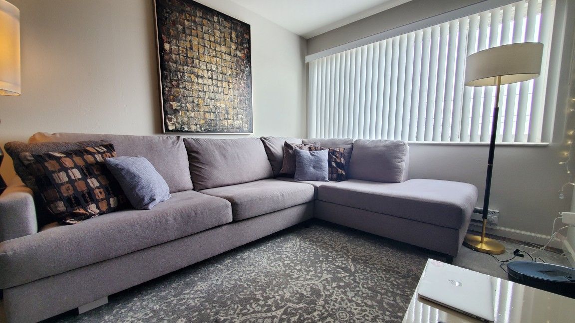 Santasia 2-Piece Sectional with Chaise