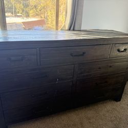 Dresser And Nightstand Set 