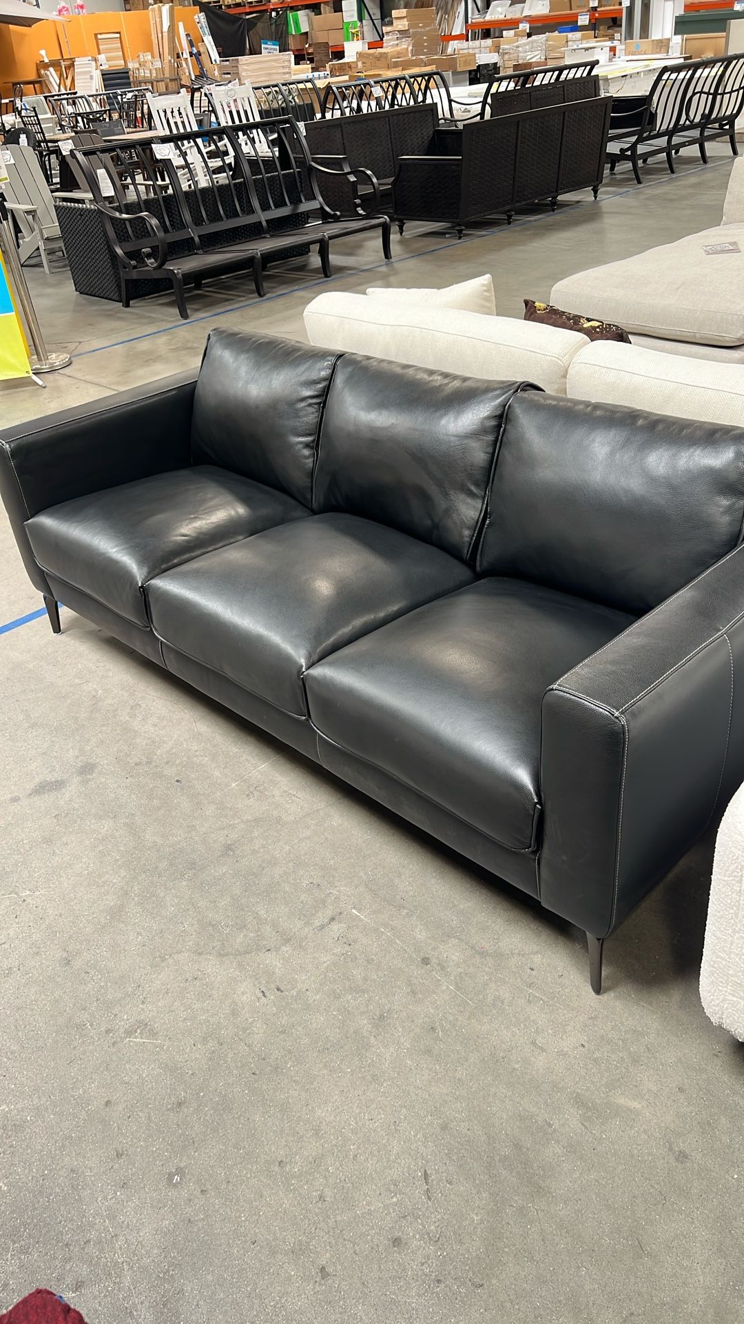 LATITUDE RUN Cerellia Sofa