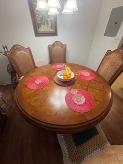 Dining table round wood with chairs