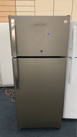 GE 28” 17.5 Cu ft Top Freezer Refrigerator