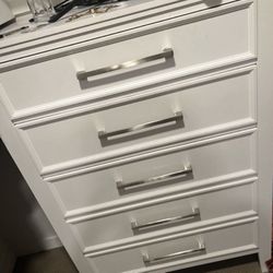 Dresser Chest