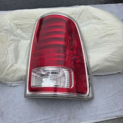 ✅2013-18 Ram Laramie Tail Light Right Passenger Side