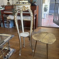 Hollywood Regency French Provincial Side Table/ Plat Stand 
