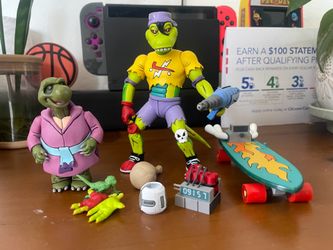 Neca Cartoon Mondo Gecko and Accessories lot