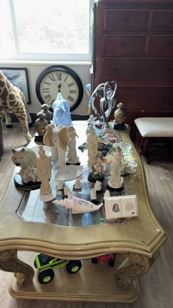 4. Estatuas  $50