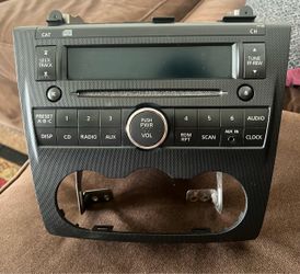 Nissan OEM CD Player Radio Head Unit