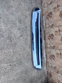 2014 to 2021 TOYOTA TUNDRA HOOD / GRILL MOLDING