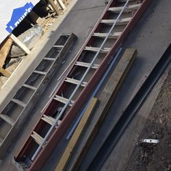 14ft Fiberglass Step Ladder