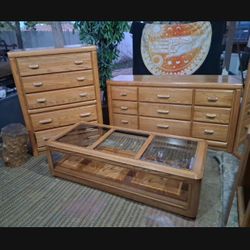$500 BROYHILL OAK WOOD DRESSER SET WITH COFFEE TABLE AND MIRROR