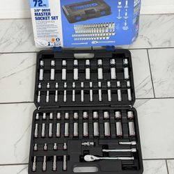 QUINN 3/8 in Drive SAE and Metric Master Socket Set, 72-Piece 