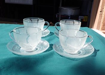 Vintage Set of 4 Arcoroc Fleur Teacups with Saucers Glass France