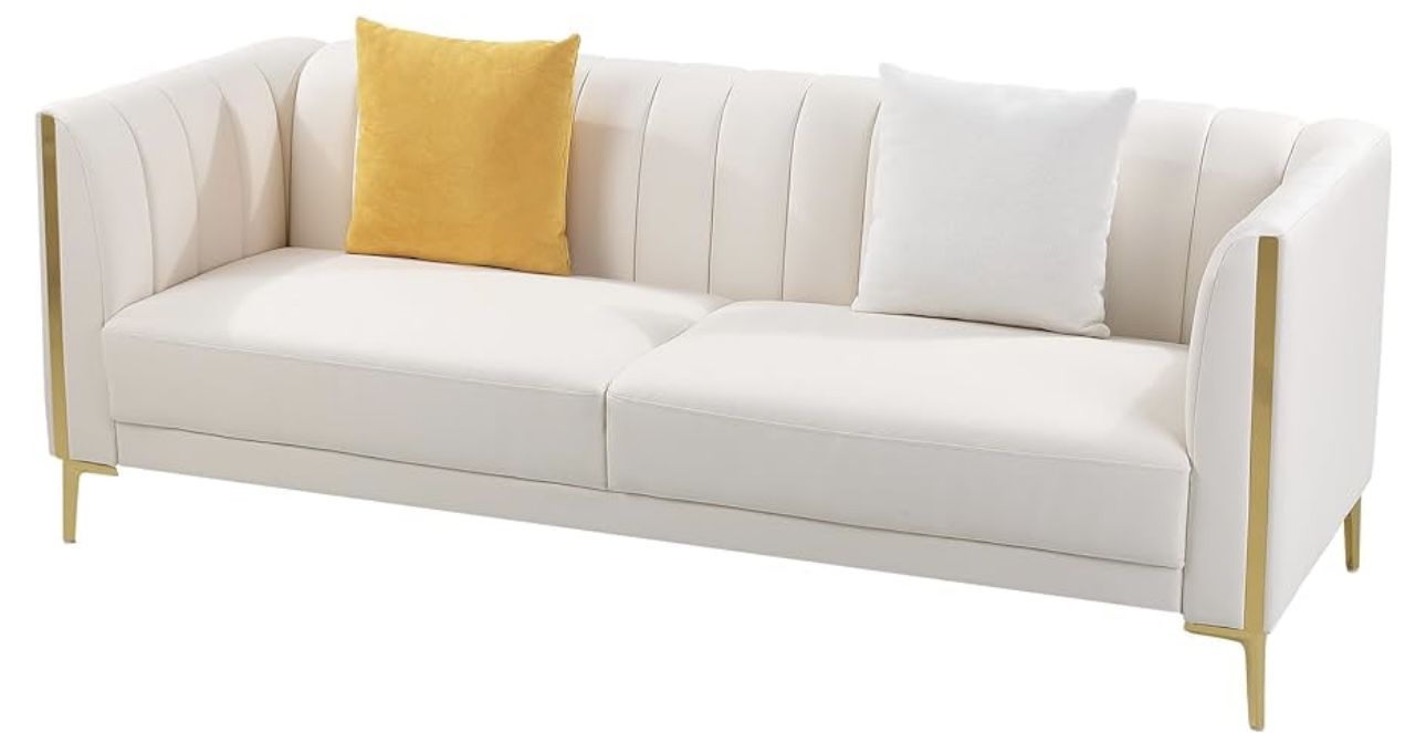 Sofa With Throw Pillows 