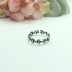 Daisy Ring | Size 7, 8 & 9