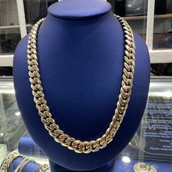 Woman’s Cuban Link 10k Gold Choker 