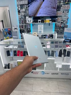 iPad 8! Blow Out Sale!