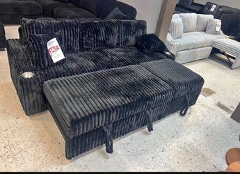 New pull out sectional with free delivery