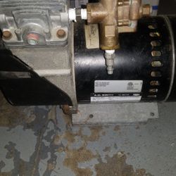 A.O SMITH commercial air compressor tire inflator with hose.
