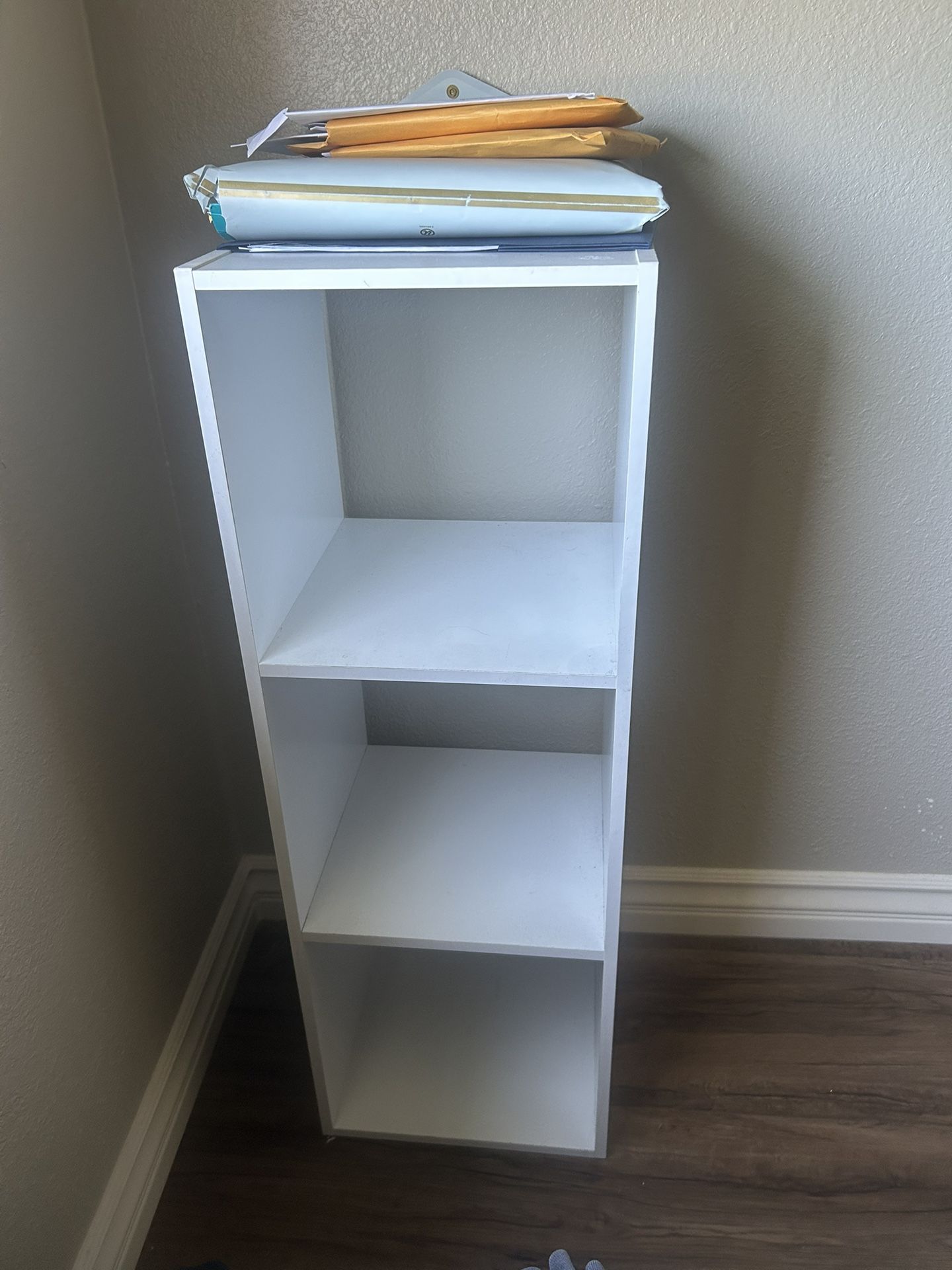 White Shelves