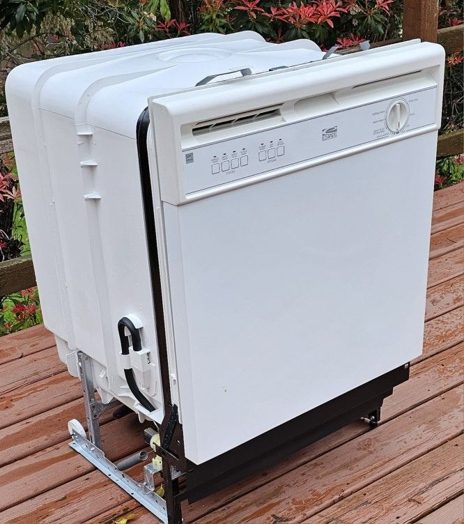 Whirlpool® "Estate™" Large Capacity Dishwasher.
-EXCELLENT Condition: Spent most of its time in storage.
** Current version is $399 at Lowe's