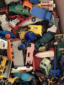 Large vintage collection lot Matchbox & Corgi diecast toy cars No redline Hot Wheels 1960s 70s toys