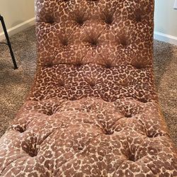 Leopard Lounger