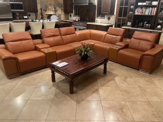 New 7 PC/3 PWR Reclining Sectional. Genuine Italian Leather. 128x123x39H. Free Delivery!