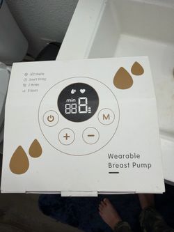Hands free breast pump