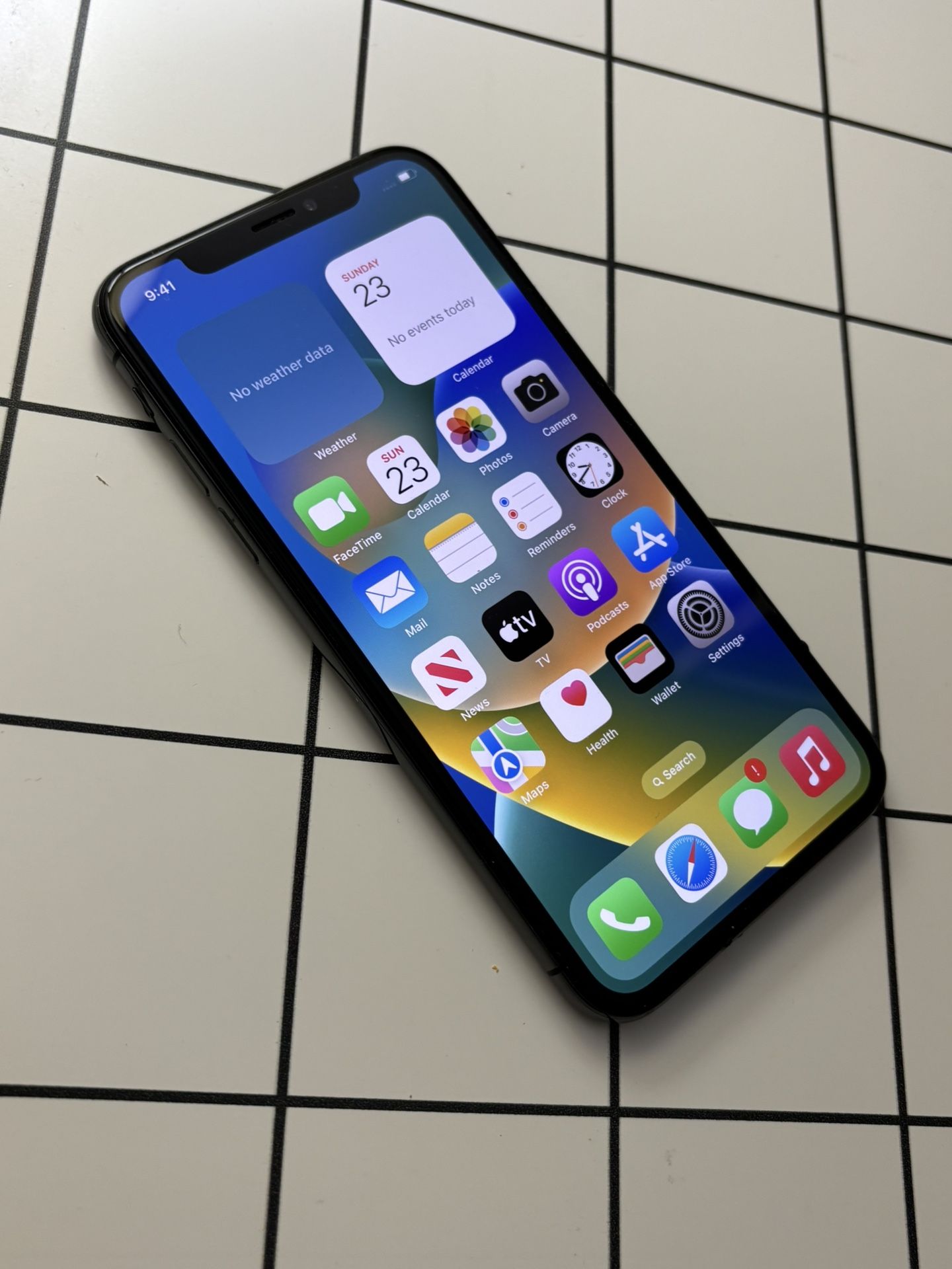 APPLE IPHONE X 64GB GSM UNLOCKED