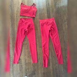 Alo Airlift Set of 3 in Bright Red