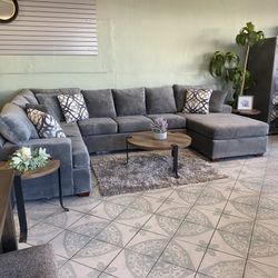 Grey Comfortable 3 Pc Sectional ‼️take It Home With $39 Easy Approval ‼️