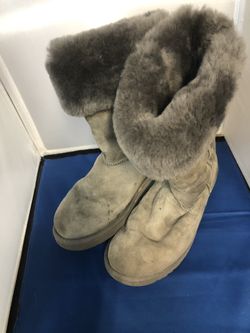 UGG Suede boots Size: 9