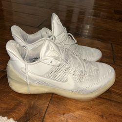 Nike Kobe Shoes Size 8.5 Basketball Shoe 