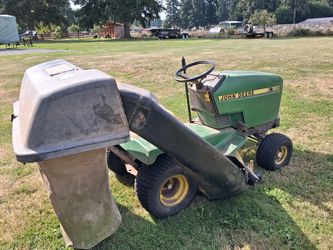 John Deere 160 riding mower