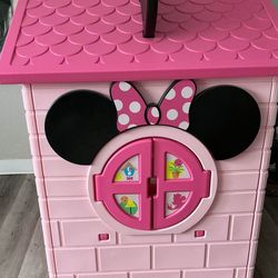 Disney Minnie Mouse House