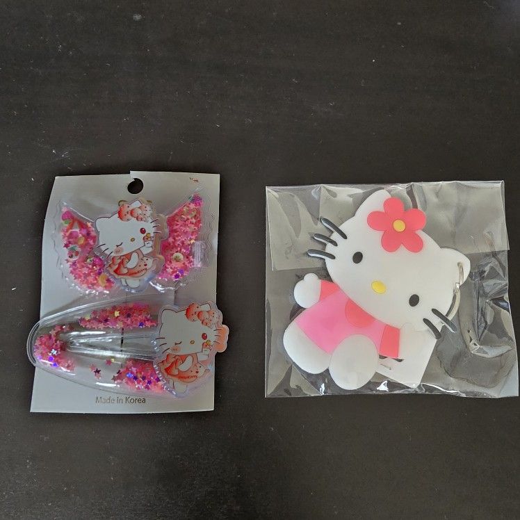 Hello Kitty Keychain & Hair Clips