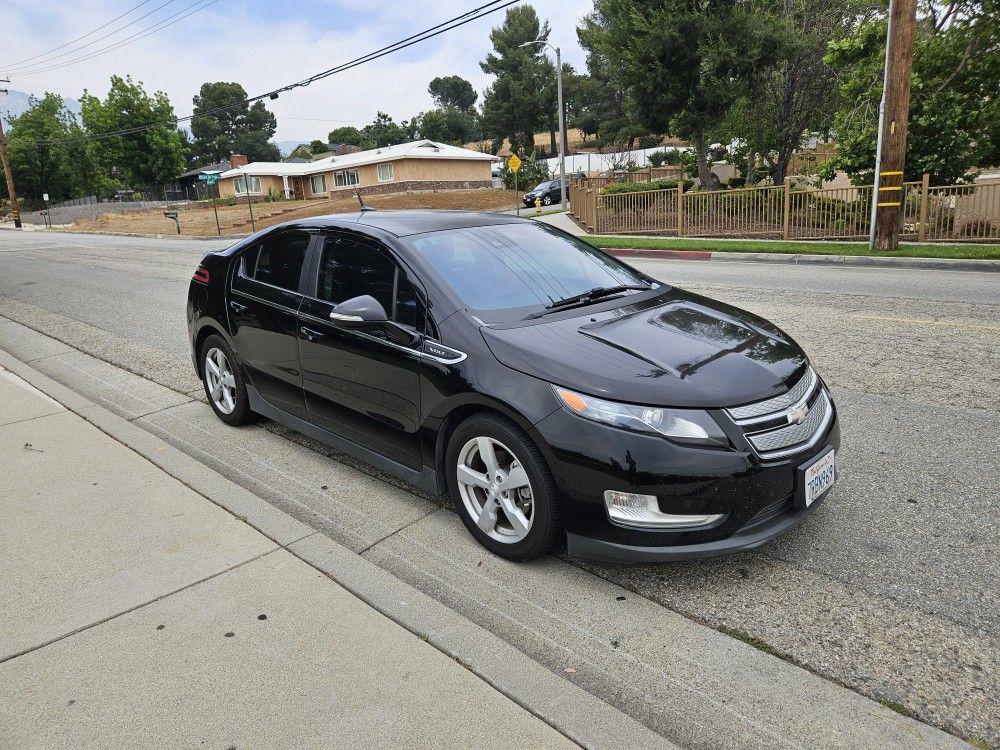 2013 CHEVY VOLT PREMIUM,FULLY LOADED,40 MPG!CLEAN TITLE+SMOG,NAV+CAM,2025 DEC TAGS