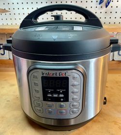 Insta Pot Duo 7-in-1 Cooker